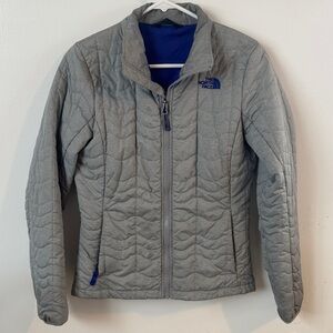 The North Face Women's Light Gray Quilted Ski Jacket
